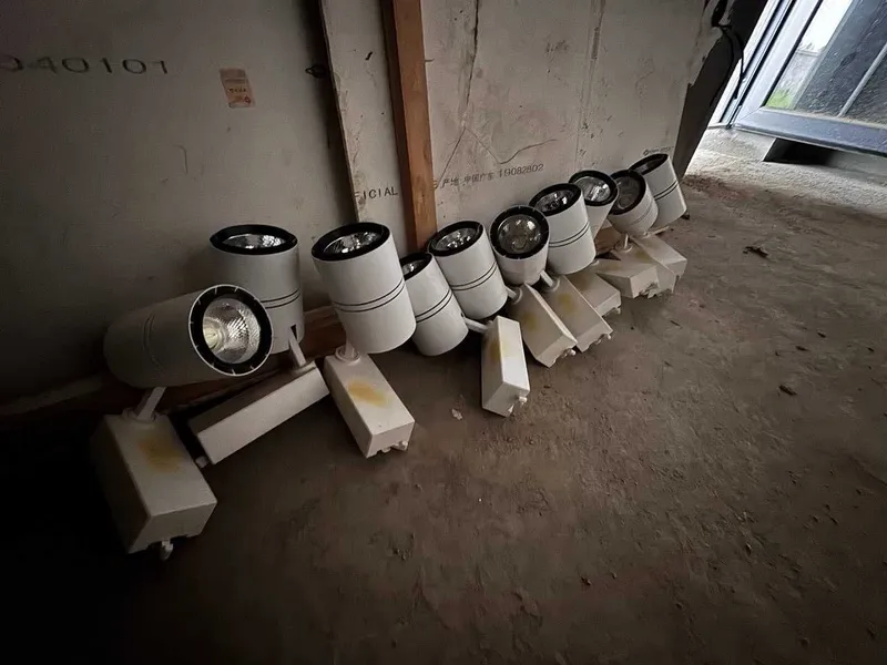 продается LED трековый светильник светодиодный — фото 2