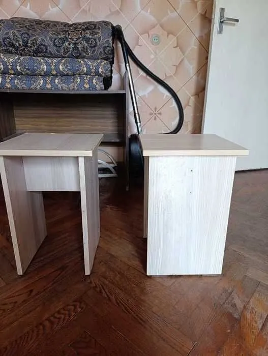 Продаются табуретки 2 штуки, цена за 2