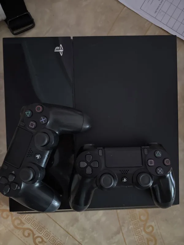 Ps4 fat(500gb) 2 джойстика с играми — фото 1