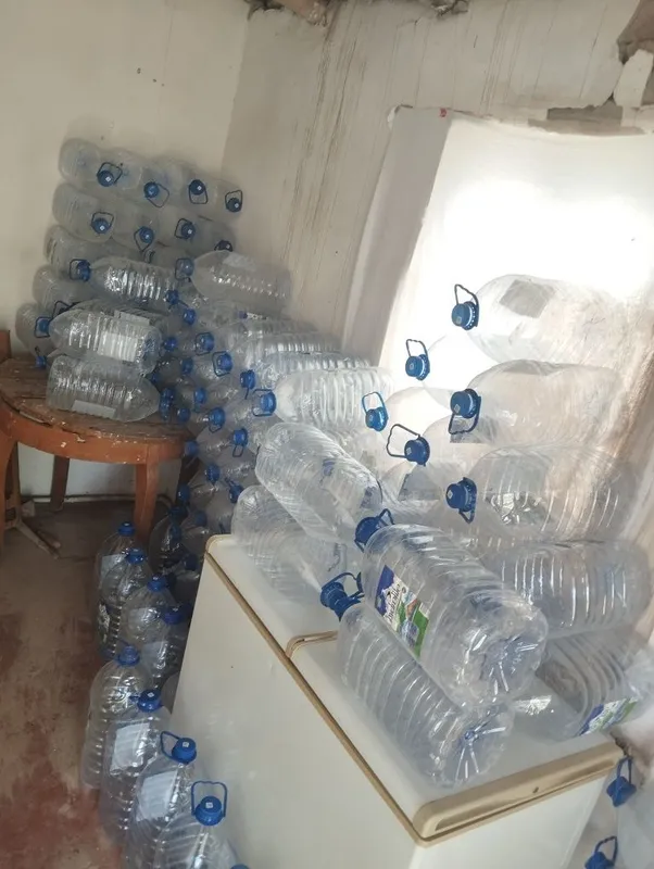 Таза баклашкалар бар Таза баклашкалар бар
