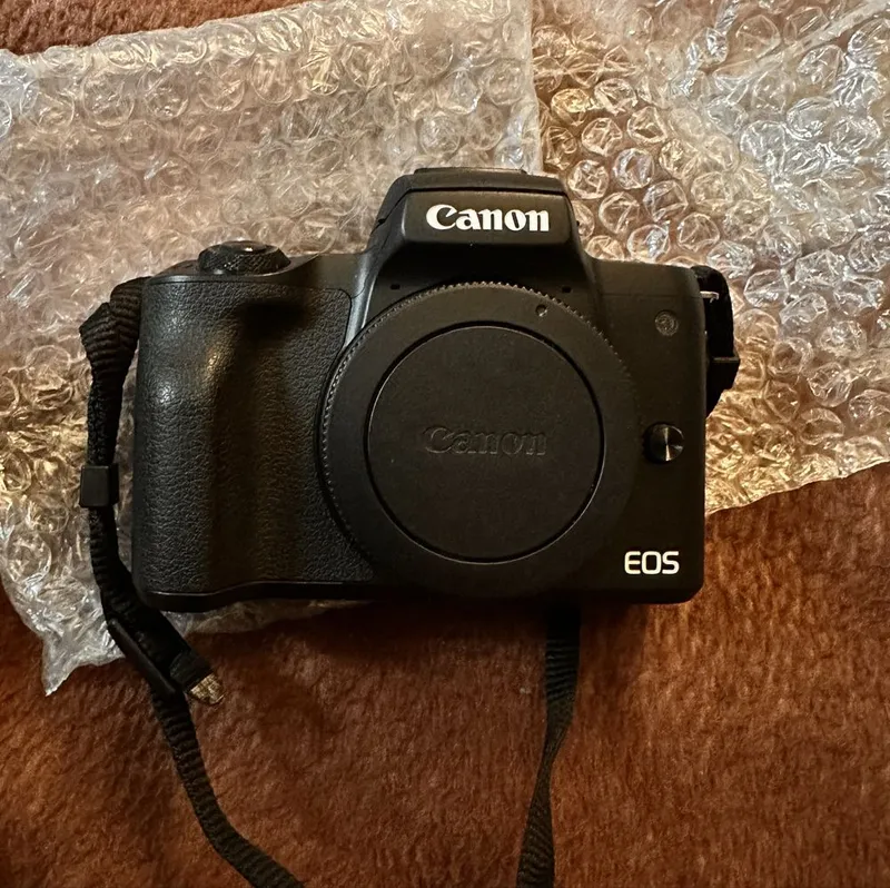 Canon EOS M50 Фотоаппарат — фото 2