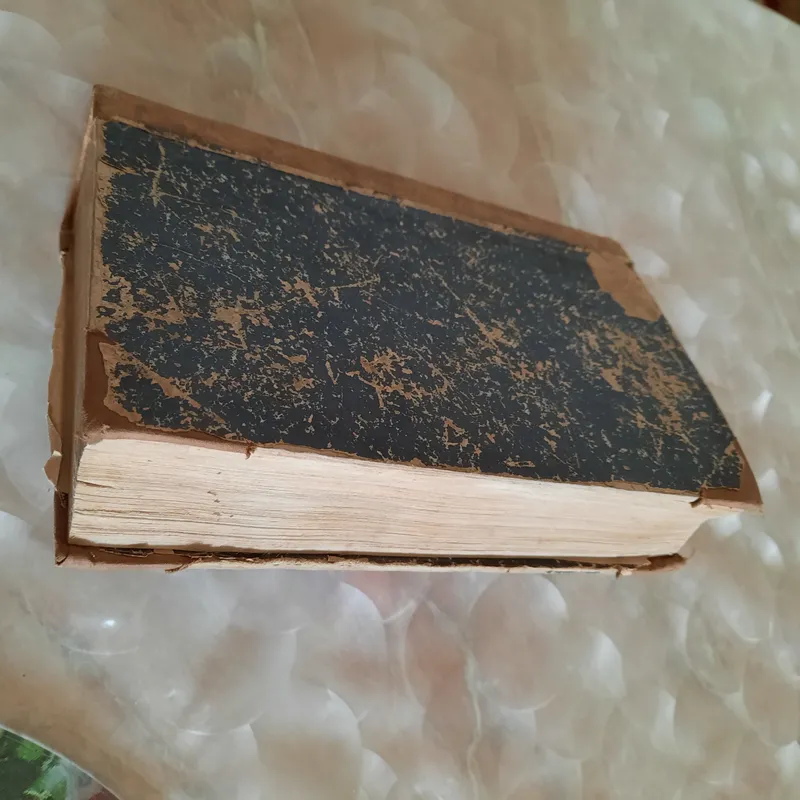 старинная церковная книга — фото 1
