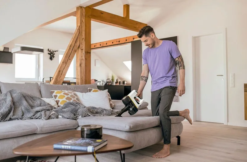Аккумуляторный пылесос karcher VC 4 Cordless — фото 1
