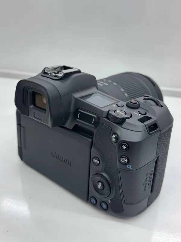 Canon R 4 Canon R 4