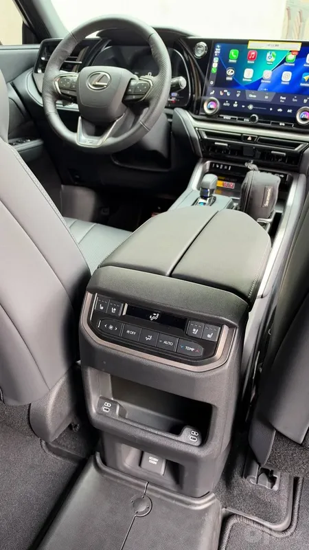 Lexus TH500 F Sport Gibrid 4 Lexus TH500 F Sport Gibrid 4
