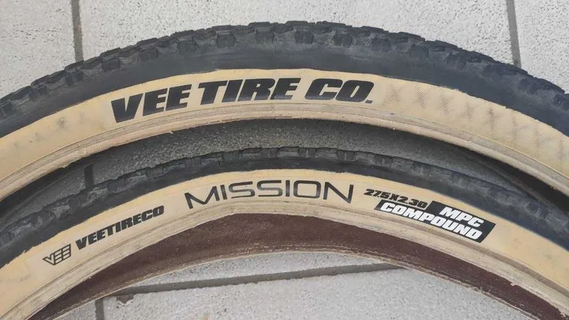 Вело шины Vee Tire Mission 27.5 x 2.3 Пара