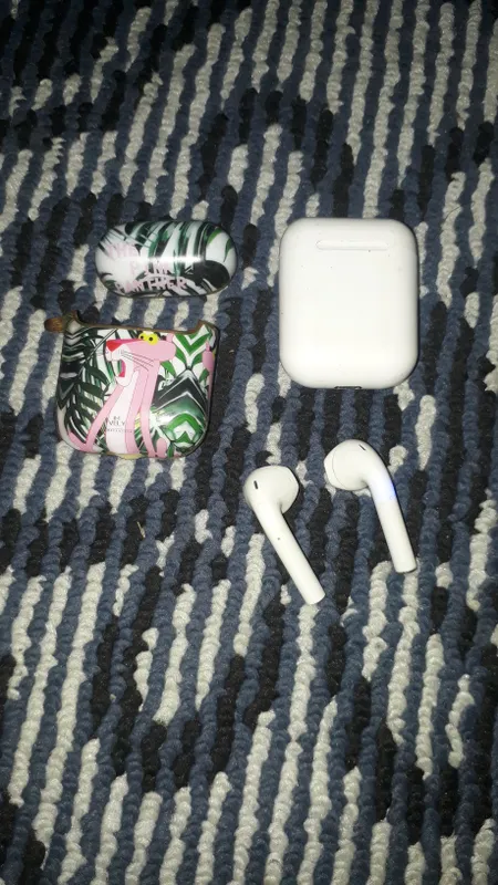 Продаются AirPods, недостаток: один не работает 4 Продаются AirPods, недостаток: один не работает 4
