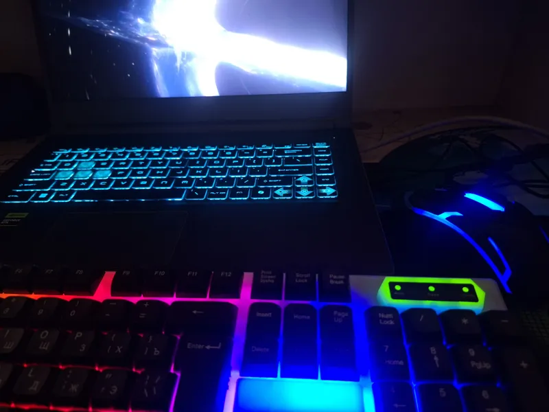 RGB klavitura va RGB mishka seti