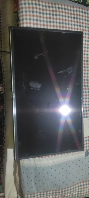 32 smart televizor srochni sotiladi