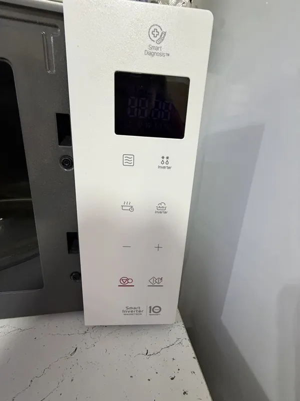 Продается микроволновка оригинал LG — фото 2