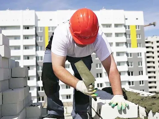 Бригада строителей каменщики выполняем все виды строительных работь.