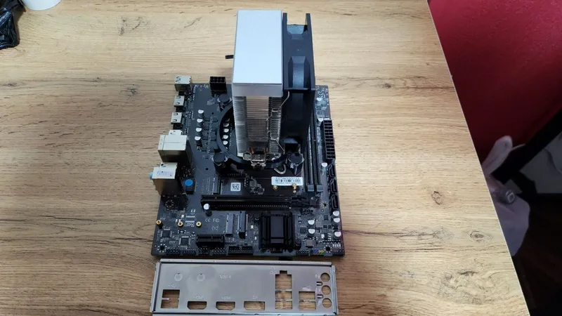 R5 3500x A320M gigabayt 1