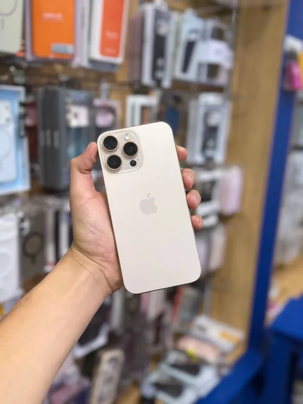 iPhone 16 Pro Max iPhone 16 Pro Max