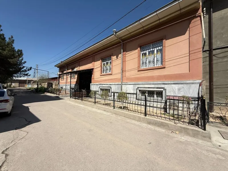 По цене земли готовый дом участок возле Тутзор Хавас 11 соток 681 м²