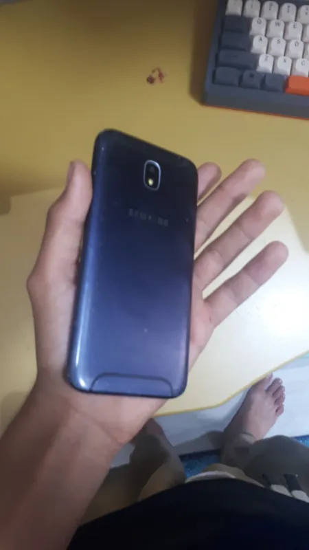 Samsung Galaxy j7 zapchastga ekrani ishlamaydi — фото 1