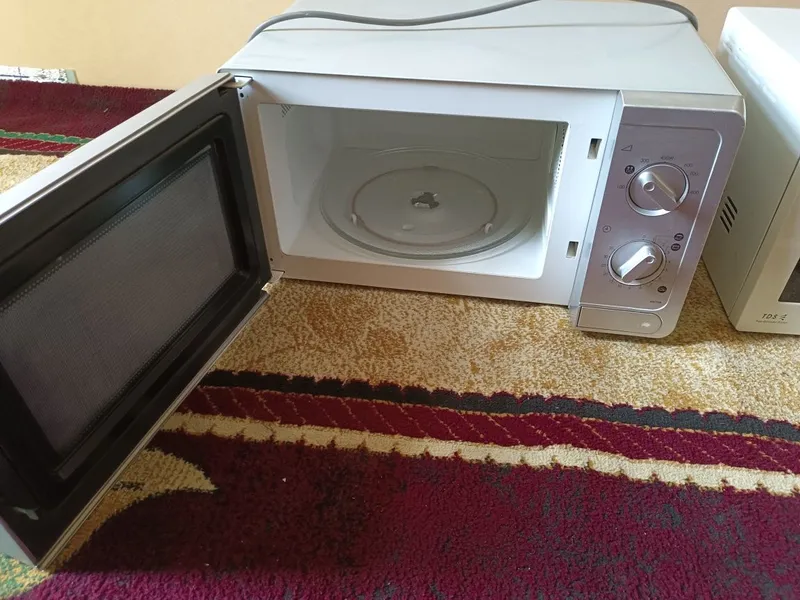 Продаётся микроволновка Samsung 300 тысяч 2