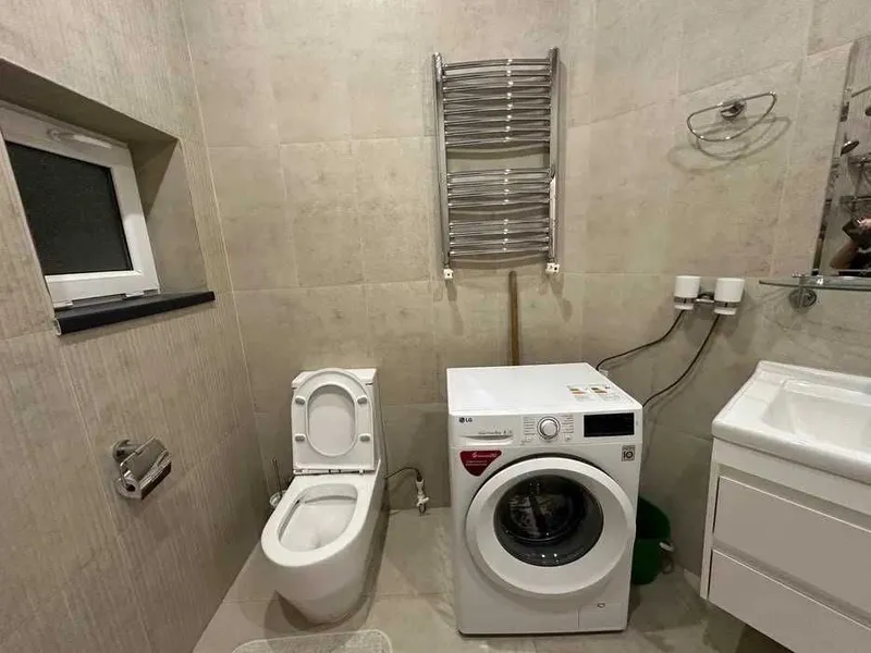 СДАЕТСЯ ЕВРОДВУШКА! 55м2 метро Туркистан | Мегапланет 374* — фото 7