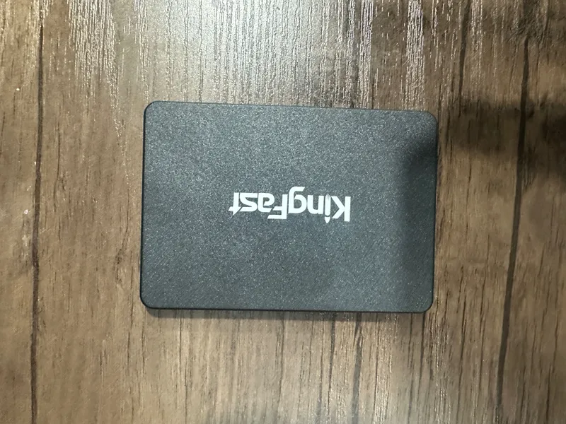 (ПОЧТИ НОВЫЙ) Емкость 100%, SSD sata 1tb, Kingfast