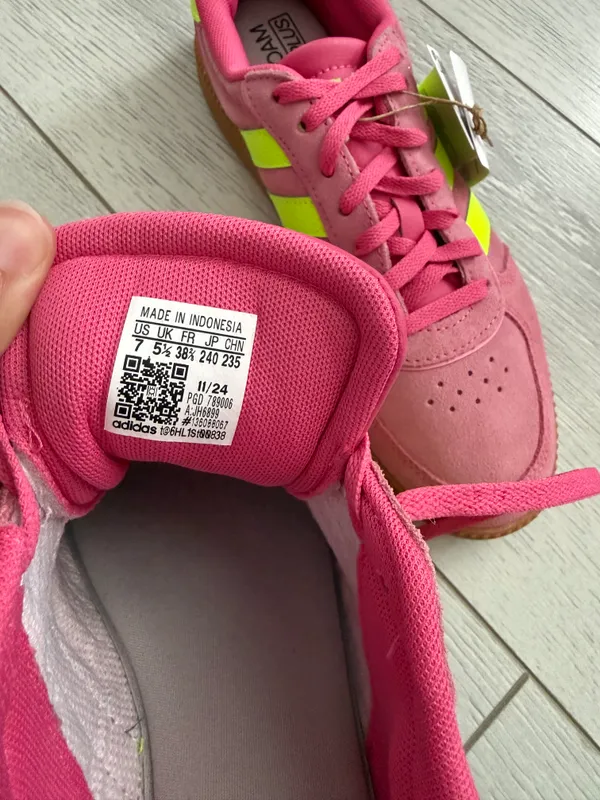 Женские кроссовки Adidas 3