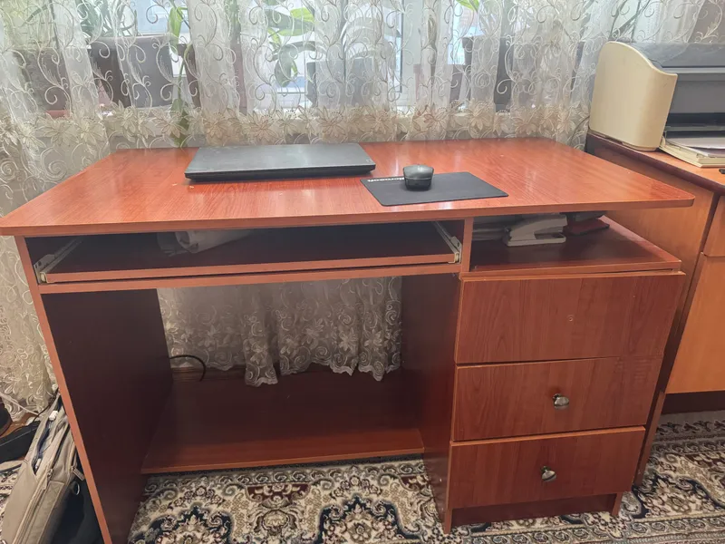 Продается письменные столы