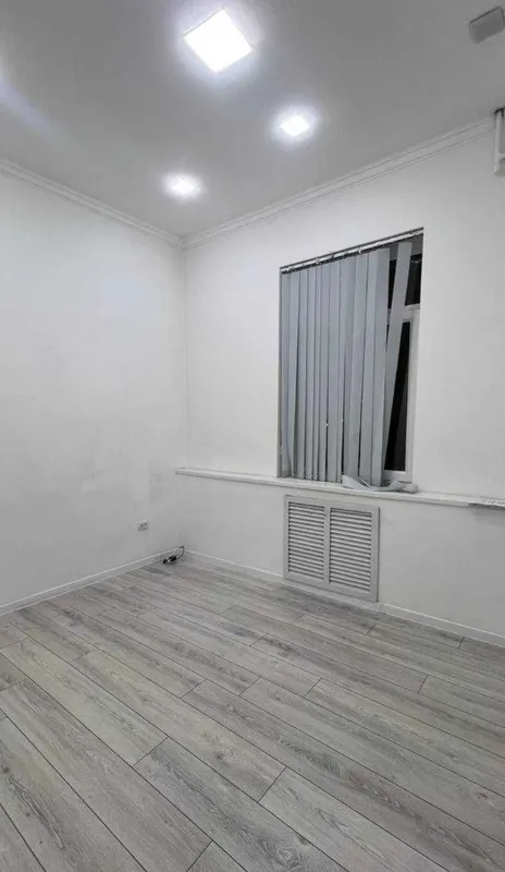 Шота руставелли. Аския базар Сдаётся офис 2х комнатный 50м2 — фото 1