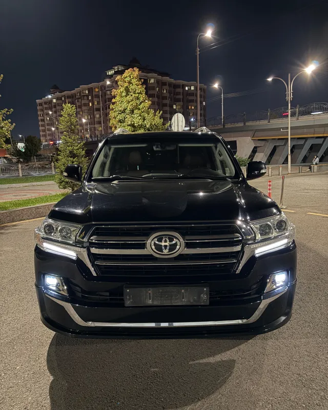 Toyota Land Cruiser 200 1 Toyota Land Cruiser 200 1