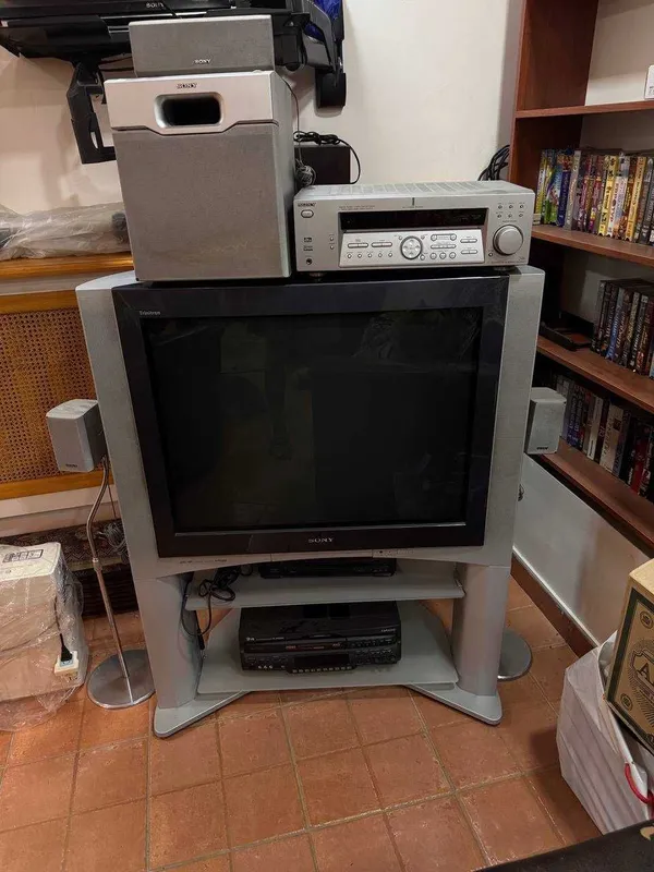 Телевизор Sony Trinitron Телевизор Sony Trinitron