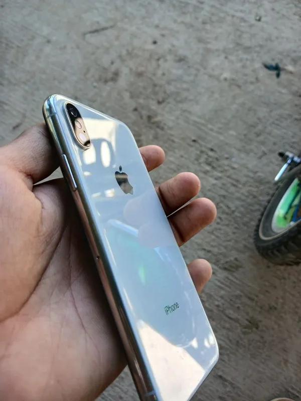 iPhone X sotiladi 1 iPhone X sotiladi 1