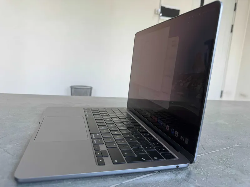 Mac book air M2 Space grey 3 Mac book air M2 Space grey 3