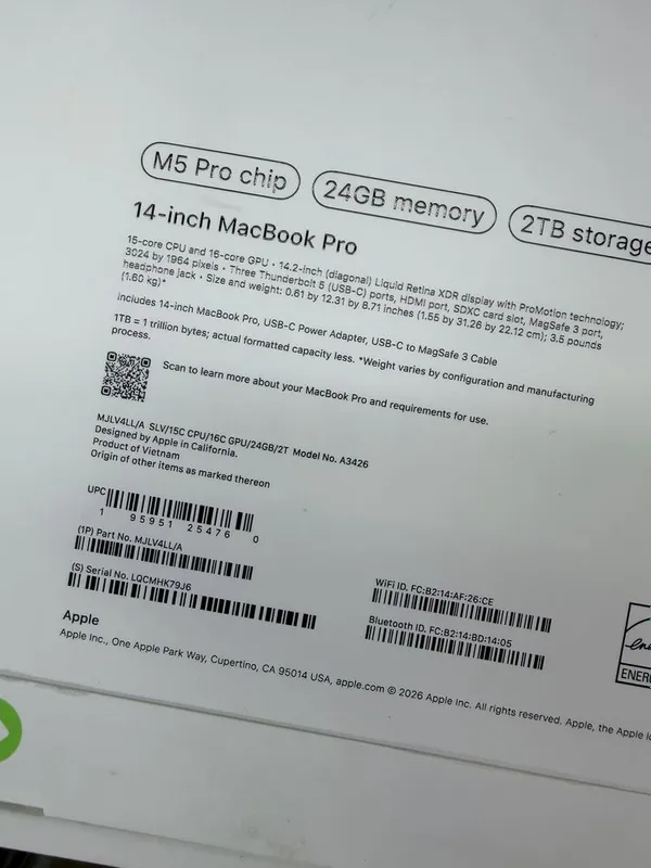 Macbook pro 14 inch 24/2Tb m5 pro