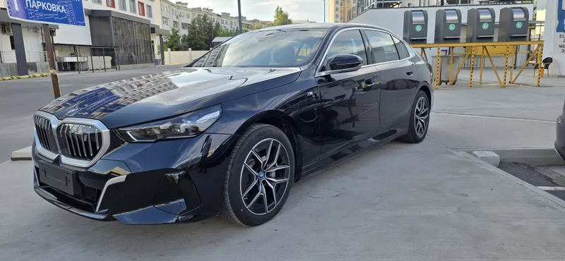 BMW i5 eDrive35L M packed 2 BMW i5 eDrive35L M packed 2