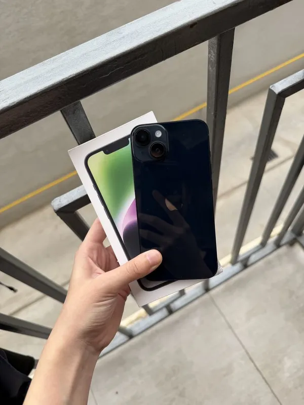 iPhone 14 qora rang