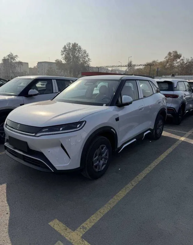 BYD Yuan up hybrid full naqd va halol nasiya