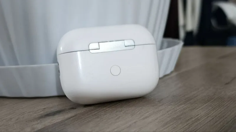 Продаю AirPods (в отличном состоянии) — фото 2 Продаю AirPods (в отличном состоянии) — фото 2