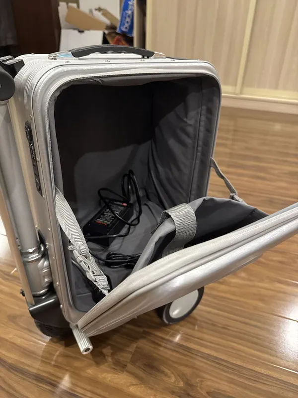 Airwheel SE3S Чемодан-самокат премиум-класса — фото 3