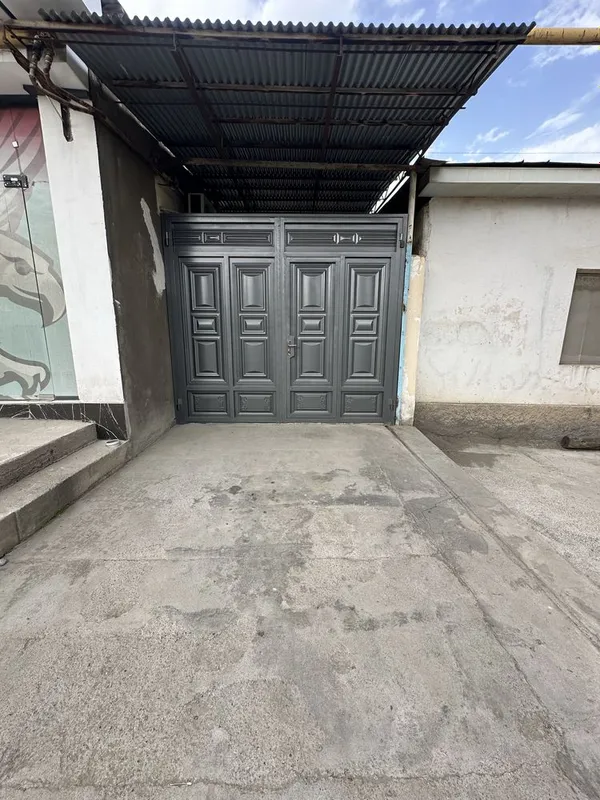Продается участок кафе и два магазина