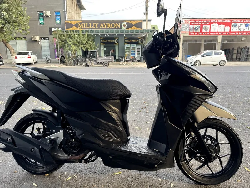 Skuter 150kuba sotiladi, aybi yuq. Probeg 11ming km 2 Skuter 150kuba sotiladi, aybi yuq. Probeg 11ming km 2