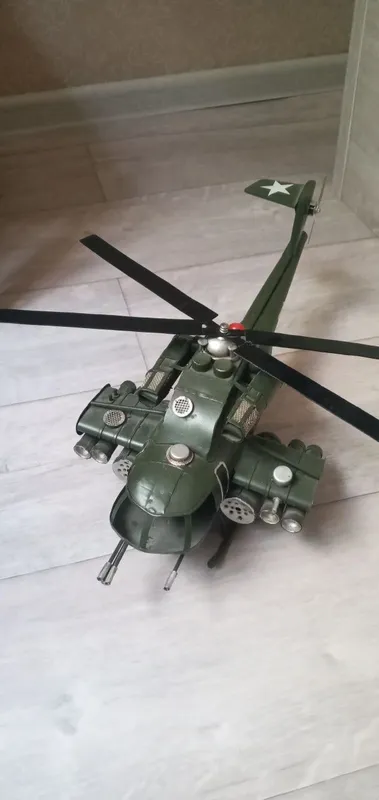 Продам металлический вертолёт