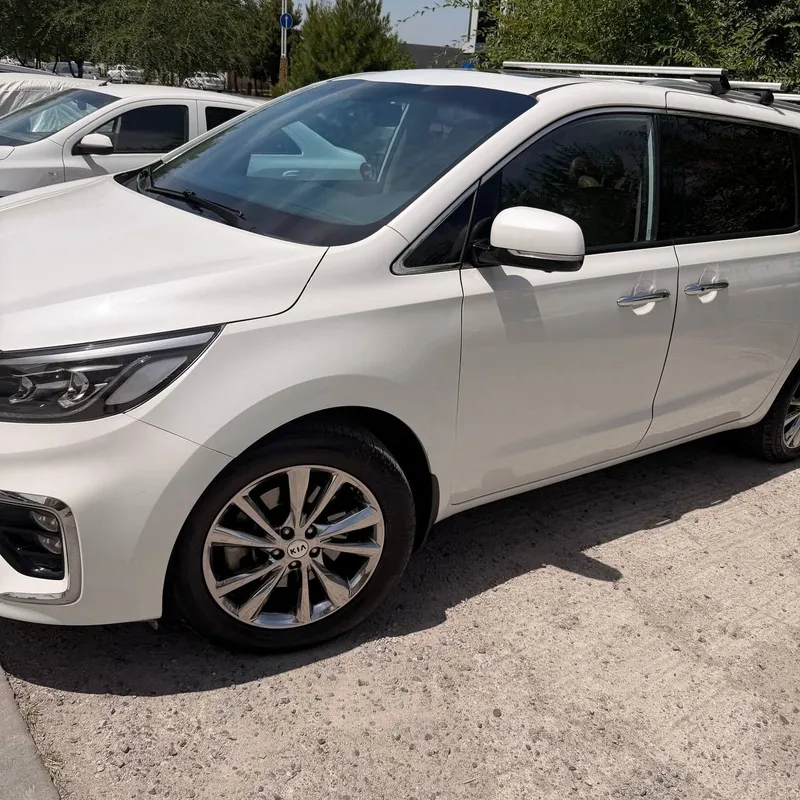 Kia Carnival 161000 yurgan propan benzin 2020 — фото 3