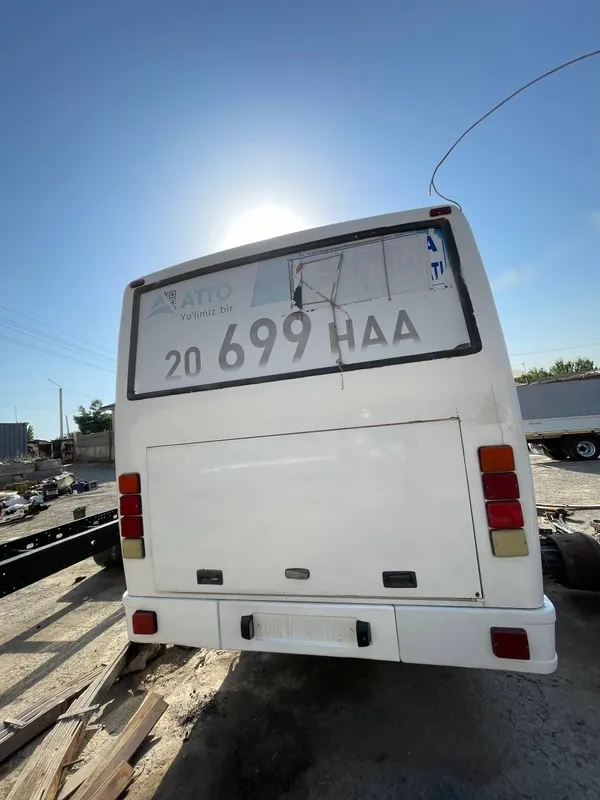 Isuzu avtobus nqr 3 Isuzu avtobus nqr 3