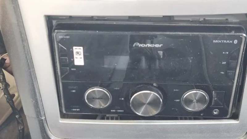 Pioneer 425bt sotiladi xamma yeri iwlidi