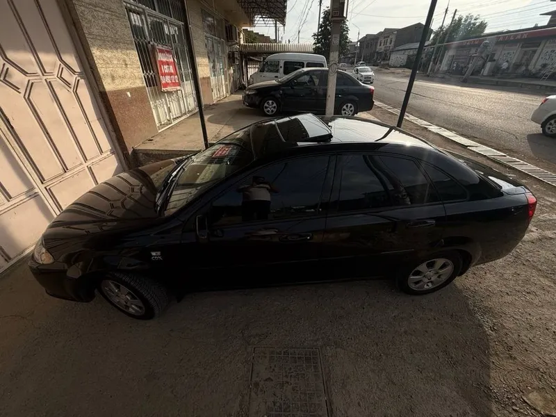 Gentra 2022 sotiladi rangi qora — фото 2