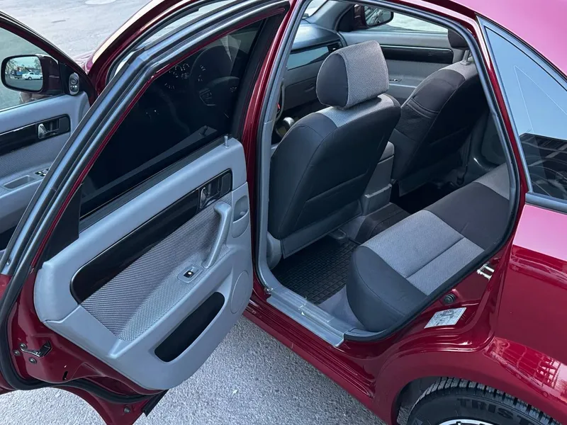 Chevrolet Gentra 5