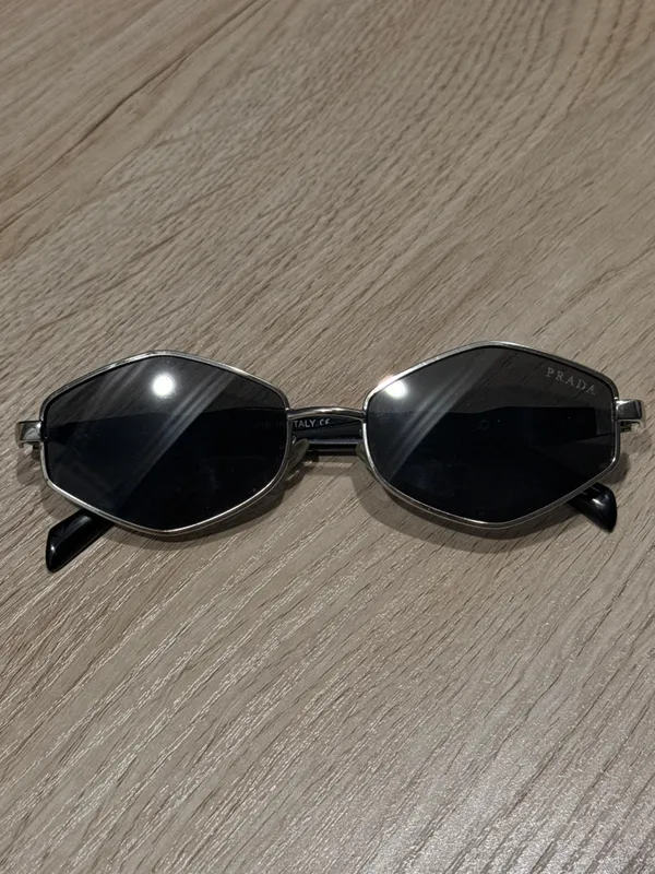 Солнцезащитные очки «Prada» 1 Солнцезащитные очки «Prada» 1