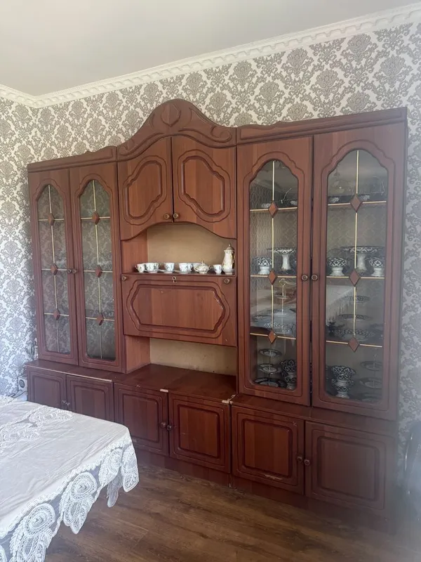 Продаётся стенка цена договорная Продаётся стенка цена договорная