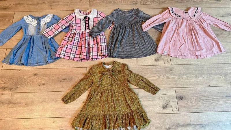Продам весенние платья на 2-5 лет Состояние отличное.
