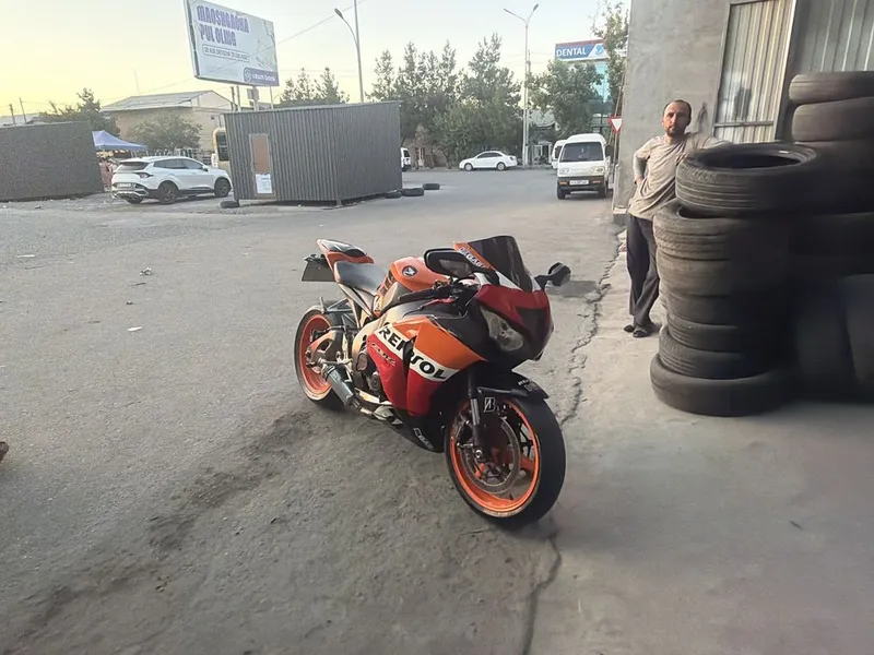 Honda CBR1000rr 5 Honda CBR1000rr 5