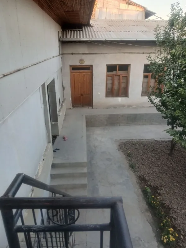 Uy Sotiladi hovli 8 Uy Sotiladi hovli 8