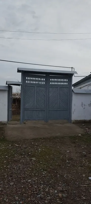 Yer sotiladi srochno narxi kelishiladi