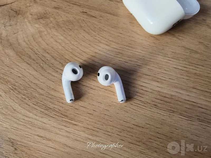 Airpods Pro 2 with Charging Case 4 Airpods Pro 2 with Charging Case 4